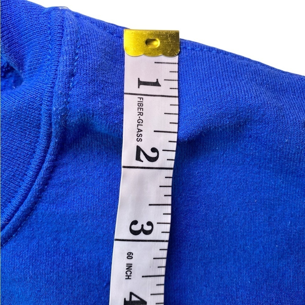 Emma Chamberlain Blue Crewneck Cat Sweatshirt - Picture 10 of 14